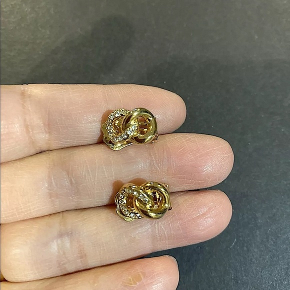 Authentic vintage Christian Dior clip on earrings - Picture 4 of 7